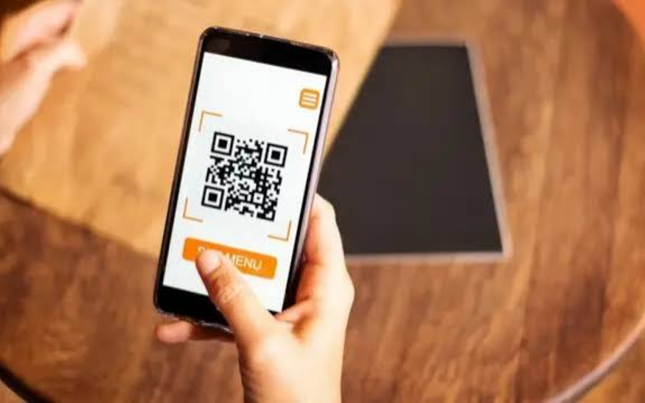 Como Usar o Leitor de QR Code do Celular no Restaurante ou no Boleto
